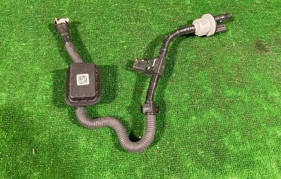 Volkswagen Tiguan Vacuum line/pipe/hose 04E133277A