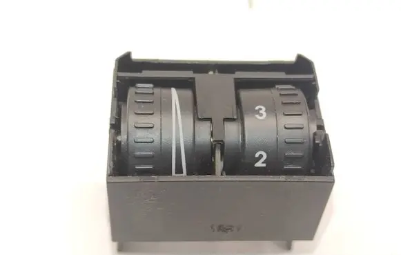 Volkswagen Touran I Headlight level height control switch 1T0941333B