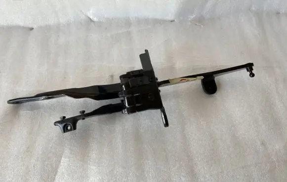 BMW 5 F10 F11 Tailgate/trunk/boot hinge 7206639