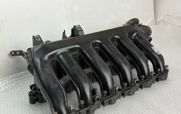 BMW 5 E60 E61 Intake manifold 7790700 7790701