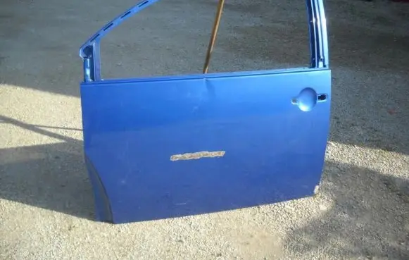Volkswagen New Beetle Front door