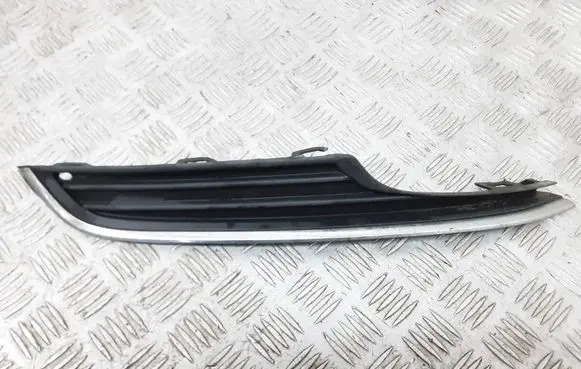 Volkswagen Golf VII Front fog light trim/grill 5G0853666A