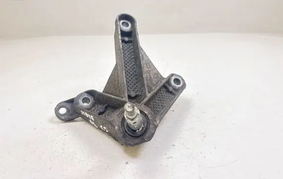 Nissan Note (E11) Gearbox mounting bracket 8200043084 8200457080