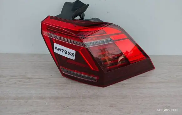 Volkswagen Tiguan Rear/tail lights 5NA945208J