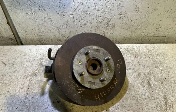 Hyundai i20 (PB PBT) Front wheel hub