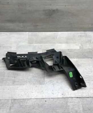 Volkswagen Golf Plus Rear bumper mounting bracket 5M0807393A