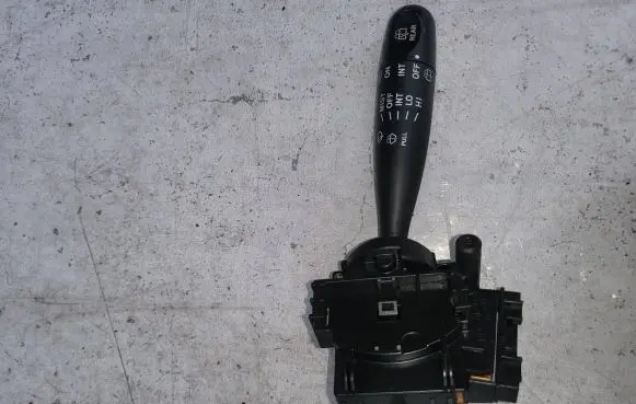 Toyota RAV 4 (XA20) Multifunctional control switch/knob 174647