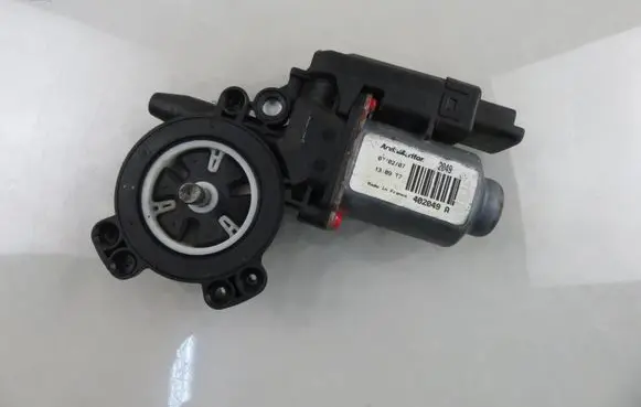 Renault Scenic II - Grand scenic II Rear door window regulator motor 440726J4