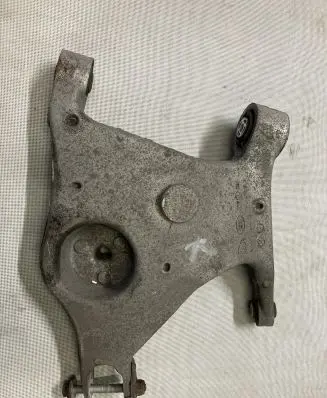 Jaguar XE Rear upper control arm/wishbone GG0BE1240