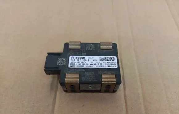 Volkswagen Golf VII Distronic sensor radar 