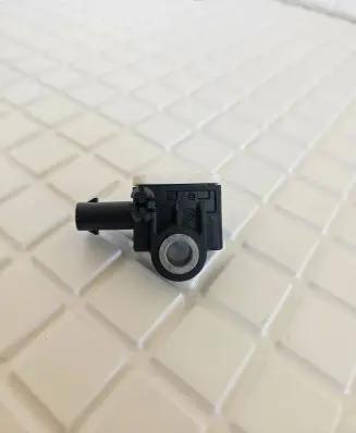 Jeep Grand Cherokee Airbag deployment crash/impact sensor A1668210151 7814965