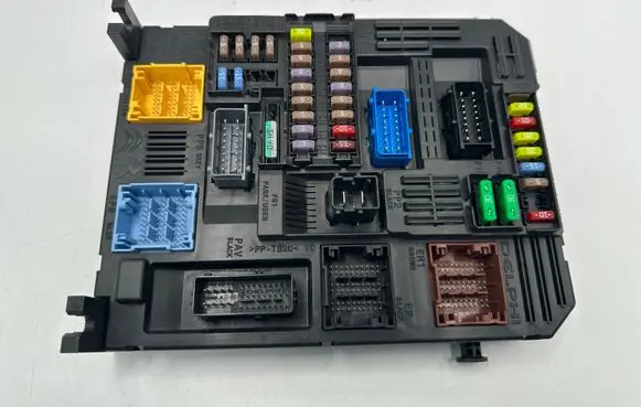 Peugeot Expert BSM Control unit 9819851280