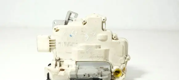 Audi A4 S4 B7 8E 8H Front door lock 8E1837015AA