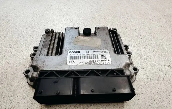 KIA Ceed Engine control unit/module 0281019544 391112A970 1039S59669