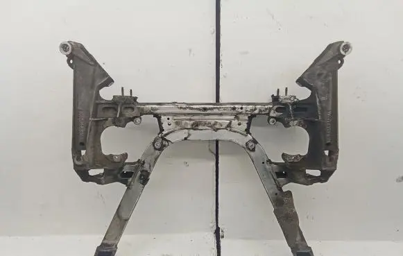 BMW 7 E65 E66 Front subframe 6752293 6752294