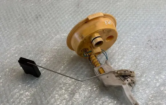 BMW 3 E46 Fuel level sensor 6752054
