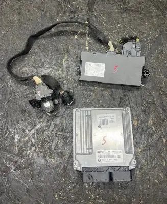 BMW 3 E90 E91 Engine ECU kit and lock set 7809941 170056566 0281015130