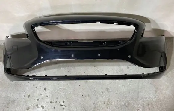 Volvo V40 Front bumper 31283732