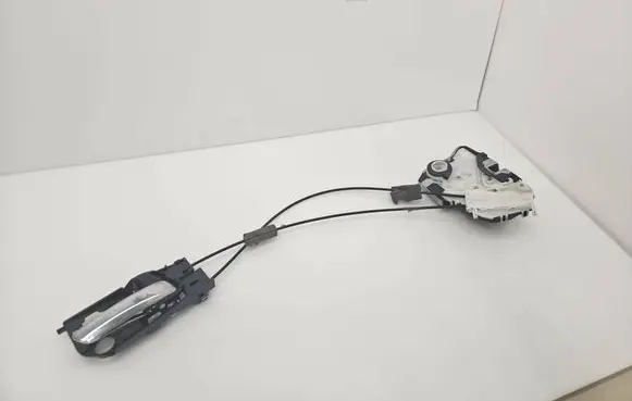 Honda HR-V Front door lock 114912110 160105095743