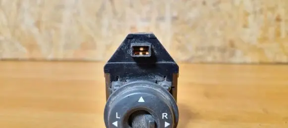 KIA Ceed Wing mirror switch 457480