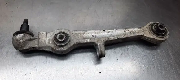Volkswagen PASSAT B5 Front control arm 4D0407151