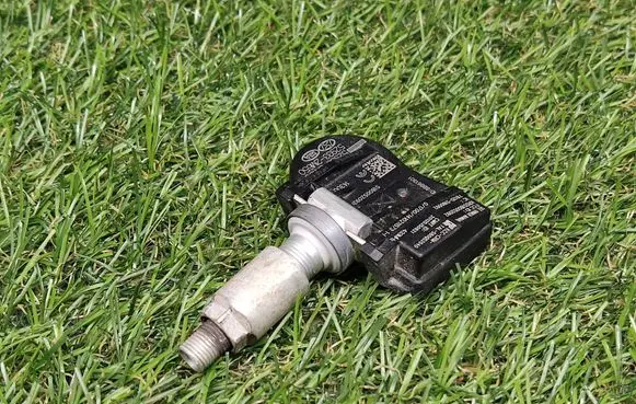 Hyundai i30 Tire pressure sensor 529333N100 S180052092C 529332M650