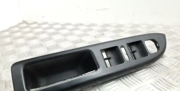 Volkswagen Golf Plus Front door interior handle trim 5M1867371C