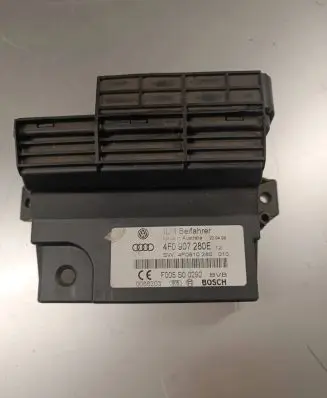 Audi Q7 4L Power management control unit 4F0907280E 4F0910280 F005S00292