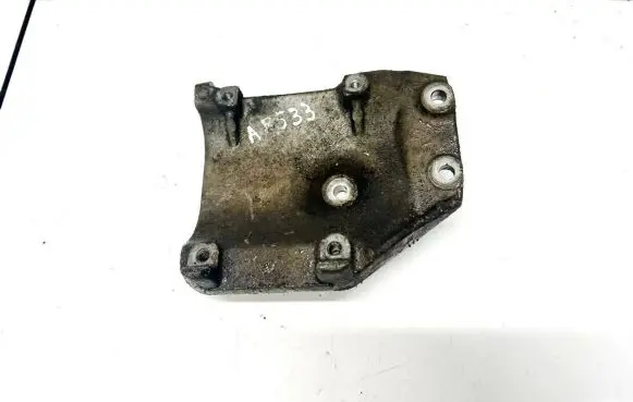Mitsubishi Pajero Engine mounting bracket mr398429