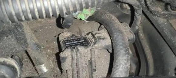 Chevrolet Cobalt Air pressure sensor 0261230146 12591290