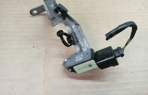 Audi A4 S4 B9 Exhaust gas pressure sensor 04L906051C