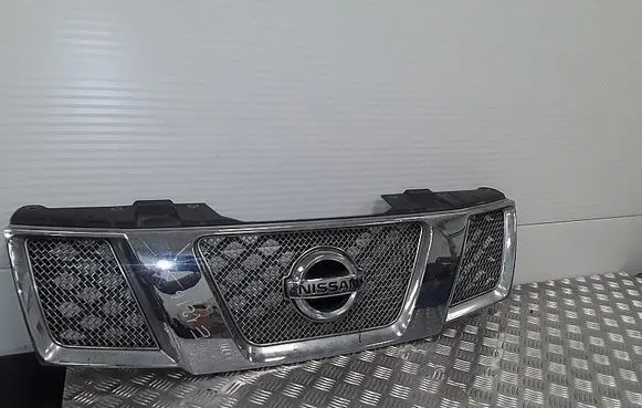 Nissan Navara Front bumper lower grill 310eb400