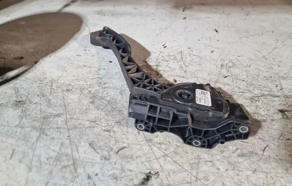 Volvo XC90 Accelerator throttle pedal 30715179