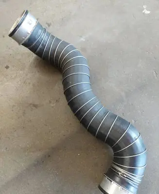 Mercedes-Benz CLK A209 C209 Intercooler hose/pipe A2095280082