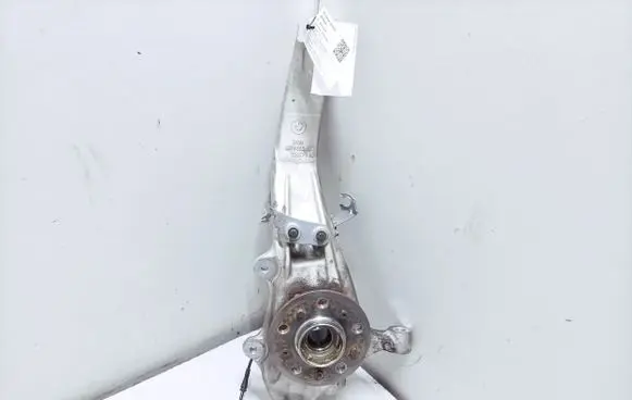 BMW X5 G05 Front wheel hub 6876656 8098967