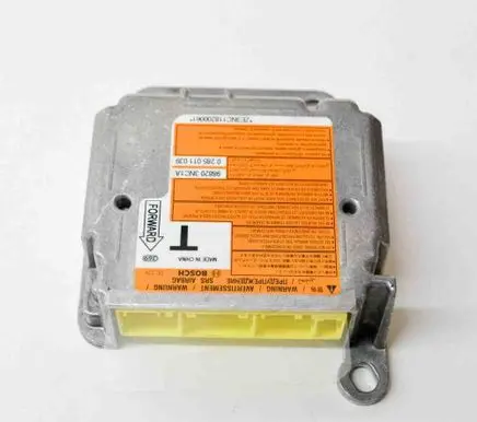 Nissan Leaf I (ZE0) Airbag control unit/module 988203NC1A 0285011039