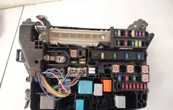 Toyota Avensis T270 Fuse box set 9099xa2 9099-xa2 9099xa29099-xa2