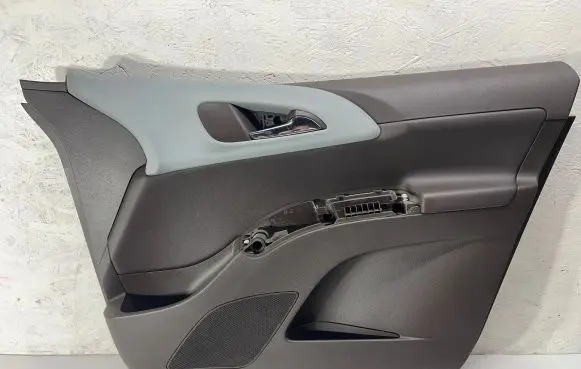 Opel Meriva B Front door card panel trim 05987
