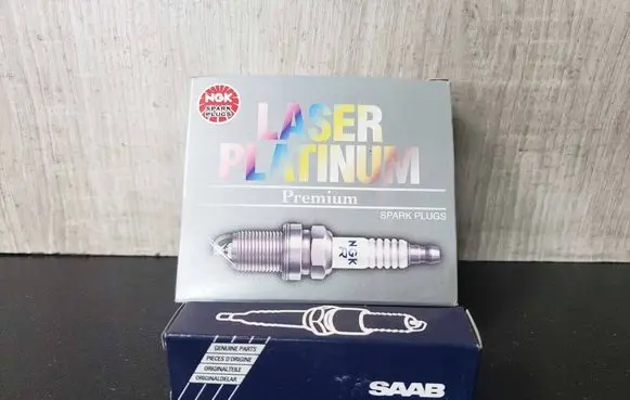 Saab 9-3 Ver2 Spark plug 55571391