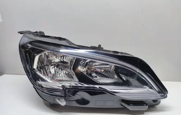 Peugeot 3008 II Headlight/headlamp 9810478080