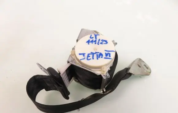 Volkswagen Jetta VI Rear seatbelt 5C6857805D