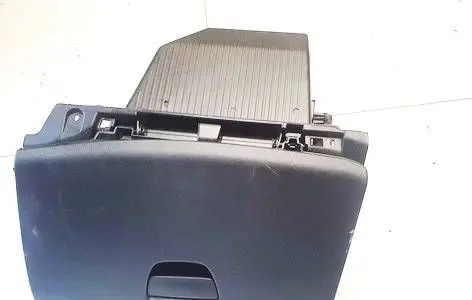 Glove box