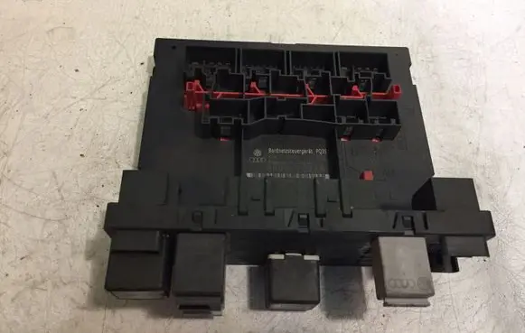 Audi A3 S3 8P Comfort/convenience module 8P0907279A