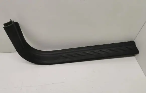 Volvo V50 Front sill trim cover 8641785