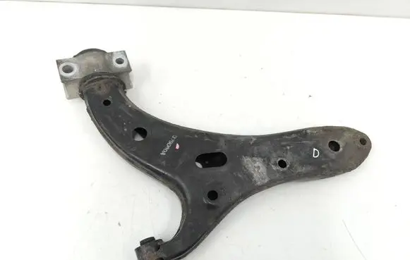 Subaru Outback (BS) Front lower control arm/wishbone B7908DA