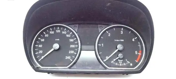 BMW 1 E81 E87 Speedometer (instrument cluster) 916682102H