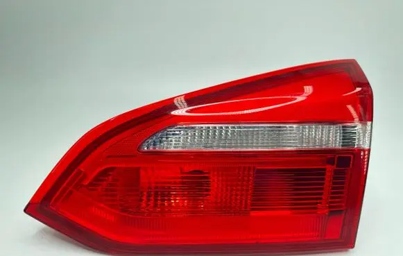 Ford Focus Tailgate rear/tail lights F1EB13A602