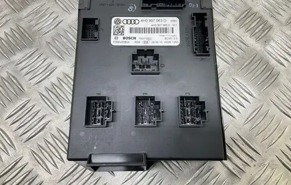 Volkswagen Touareg II Comfort/convenience module 4H0907063D 7p6907348