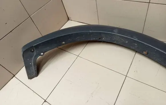 Ford Ranger Front arch trim UR8951W20