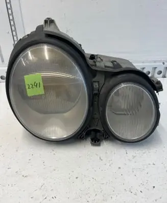 Mercedes-Benz E W211 Headlight/headlamp 15060800